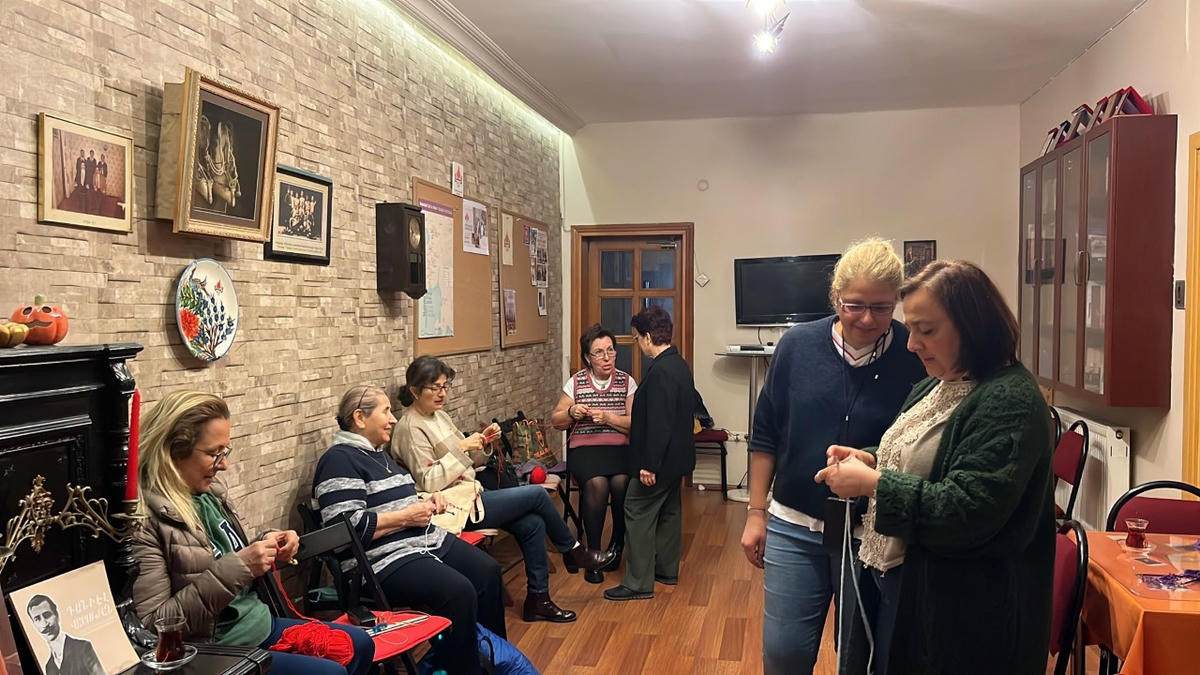 Արամեան Սանուց Միութեան մէջ հիւսկի աշխատանոց